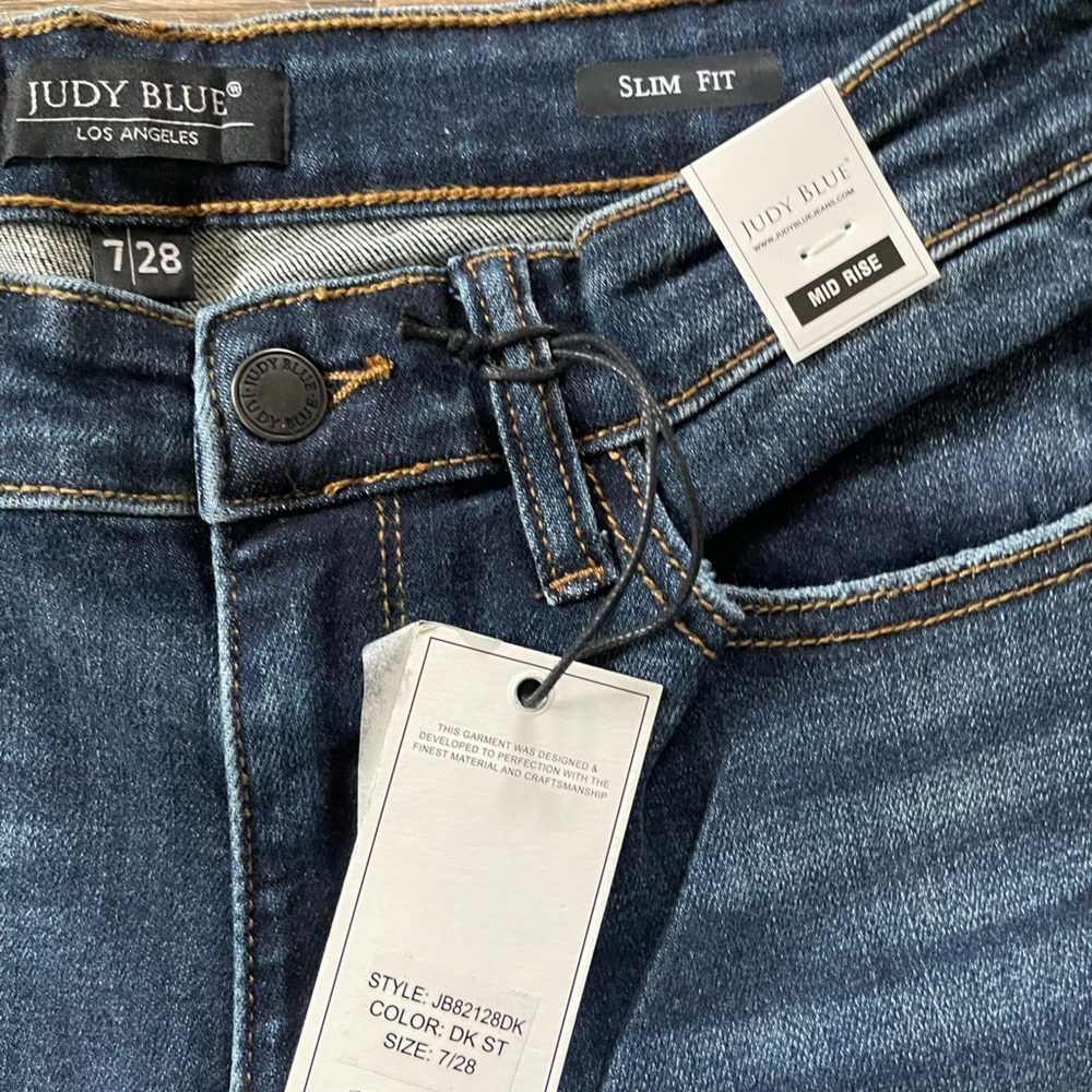Judy Blue Slim Fit Jeans - Picture 2 of 3
